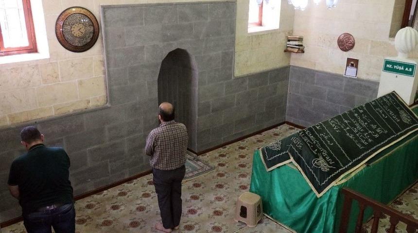 (&ouml;zel Haber) Hz. Yuşa Ve Pir Sefa T&uuml;rbesi&rsquo;nde Ramazan Yoğunluğu