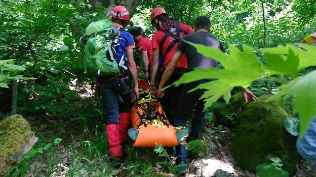 Kayalıklardan Düştü, İmdadına Afad Ve Umke Yetişti