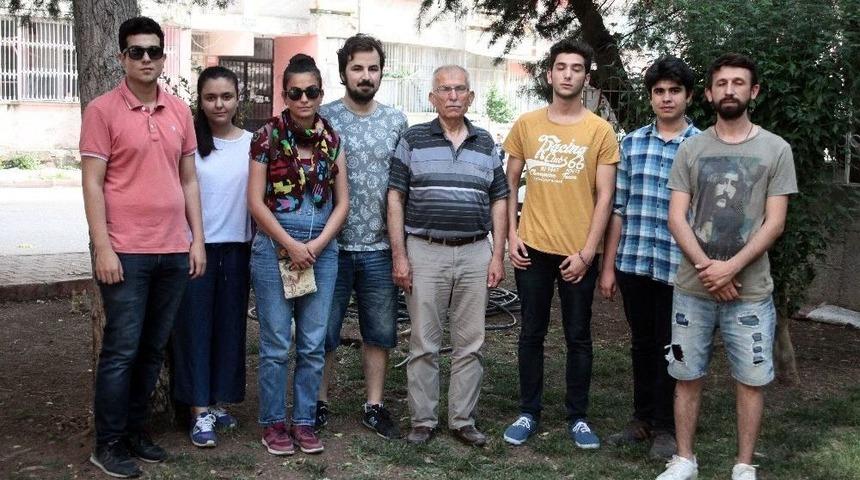 Kedi Canisini Her Yerde Arıyorlar