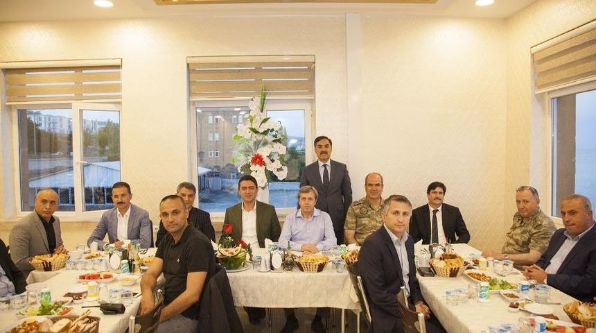Bitlis Protokol&uuml; Ahlat&rsquo;ta Ki İftarda Buluştu