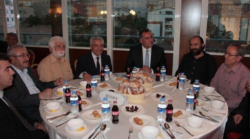 Başkan Taşdelen İftarda Yozgatlıları Ağırladı