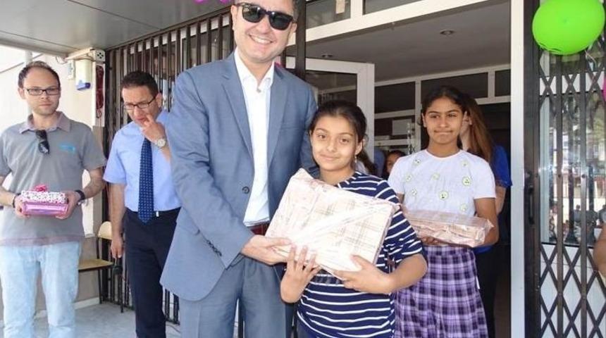 Acarlarlı Başarılı &Ouml;ğrencilere Tablet Verildi