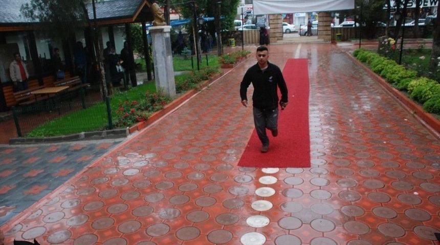 Tokat&rsquo;ta Saat Kuralına Takılan &Ouml;ğrenci Sınava Giremedi