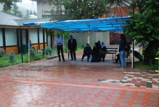 Tokat&rsquo;ta Saat Kuralına Takılan &Ouml;ğrenci Sınava Giremedi 1