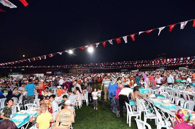 Onikişubat Belediyesi&rsquo;nden 10 Bin Kişiye İftar Yemeği 1