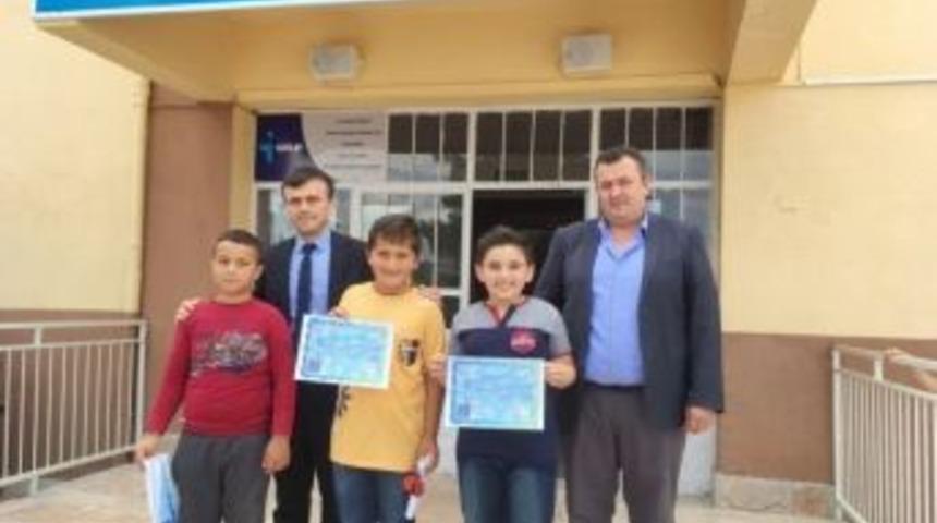 Kodlama Etkinliğinde Başarılı &Ouml;ğrencilere Belge