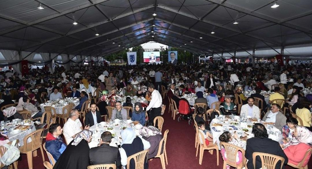 B&uuml;y&uuml;kşehir&rsquo;in İftar Konukları İmam Hatip Okulları Platformu Oldu