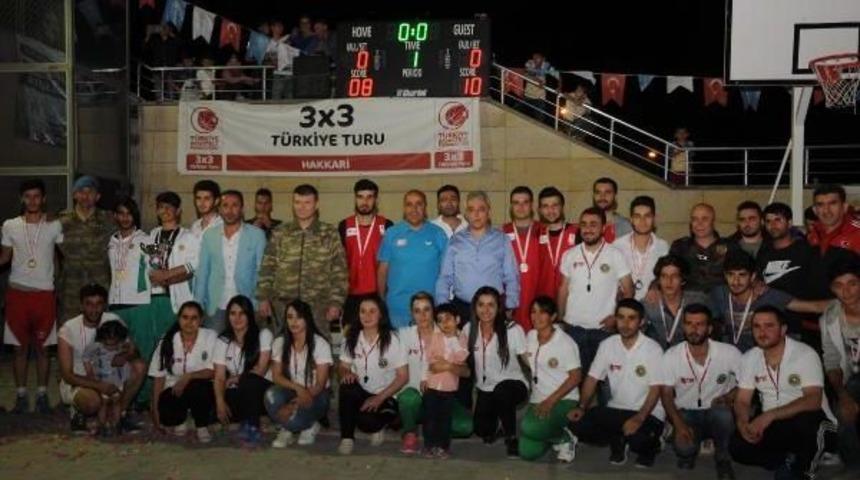 Hakkari'de Sokak Basketboluna Yoğun Ilgi