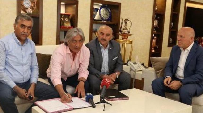 B&uuml;y&uuml;kşehir Belediye Erzurumspor Teknik Direkt&ouml;r Kılı&ccedil;'ın S&ouml;zleşmesini Uzattı