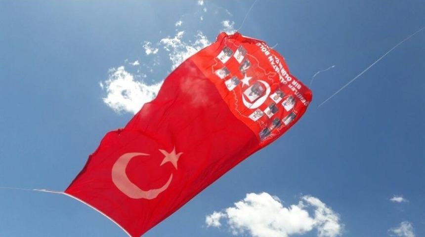 Şehitlerin İsimleri Kato&rsquo;nun Zirvesine Dikilen Bayrağa Yazıldı