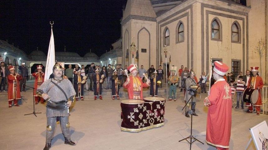 Ahlat&rsquo;ta Mehteran G&ouml;sterisi İlgi G&ouml;rd&uuml;
