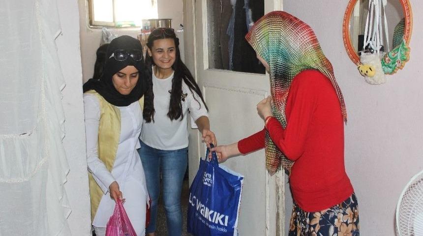 &Uuml;niversite &Ouml;ğrencilerinden Yardıma Muhta&ccedil; Ailelere Yardım