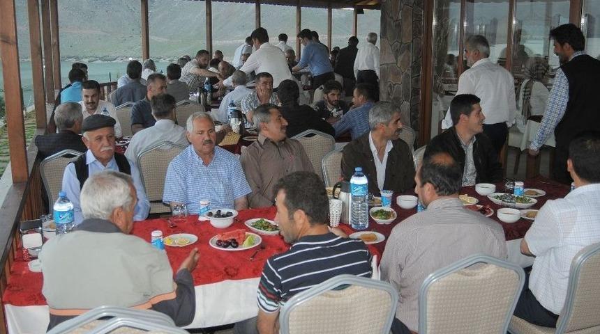 &Ccedil;elikhan&rsquo;da Esnaflar İftarda Bir Araya Geldi