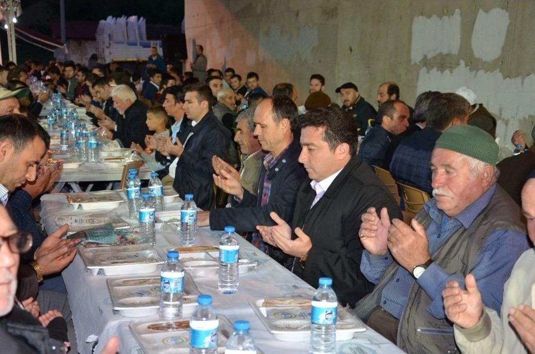 Başkan Bakıcı Orucunu Akpınar Mahallesi Sakinleriyle A&ccedil;tı