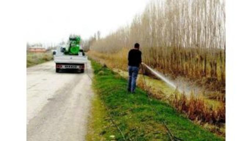 Erciş Belediyesinden Sineklerle M&uuml;cadele &Ccedil;alışması