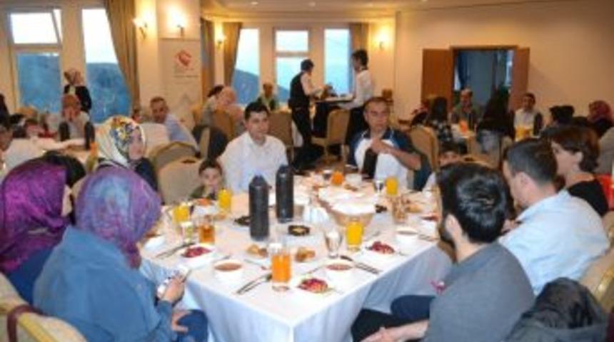 Koruyucu Aileler İftarda Buluştu