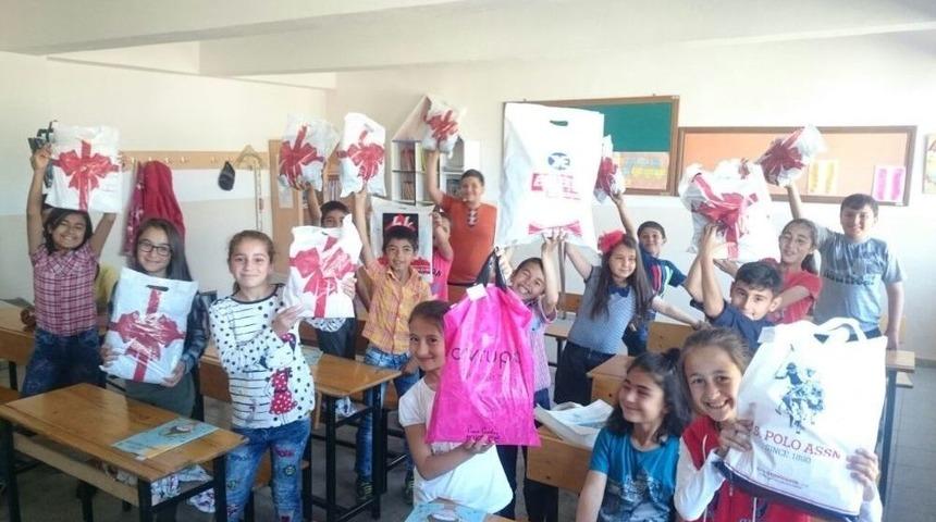 Kentten Kırsala Her &Ouml;ğrenciye Karne Hediyesi