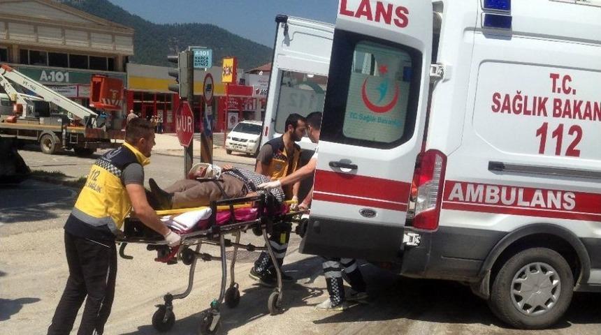 Kazada Yaralanan S&uuml;r&uuml;c&uuml; Hastanede Hayatını Kaybetti