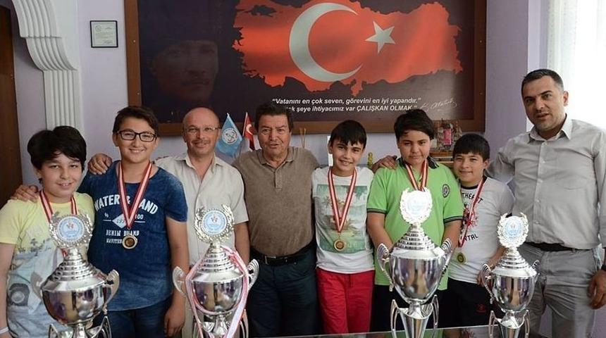 Hedef &Ouml;nce Avrupa Sonra D&uuml;nya Şampiyonası