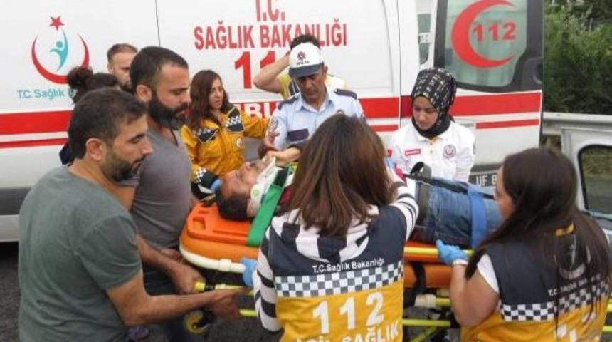 Tem Otoyolunda Yoğunluğa Neden Olan Kazada 2 Yaralı