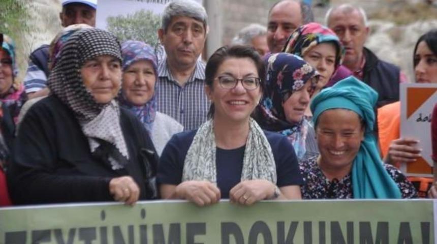 Yırca'da &Uuml;reticilerin 'zeytinime Dokunma' Protestosu