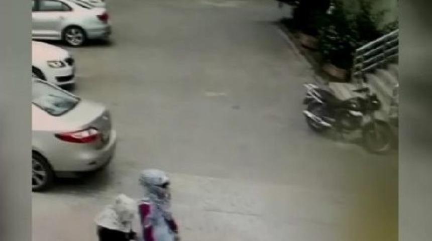 Tokalı Kadın Hırsızlar Kamerada