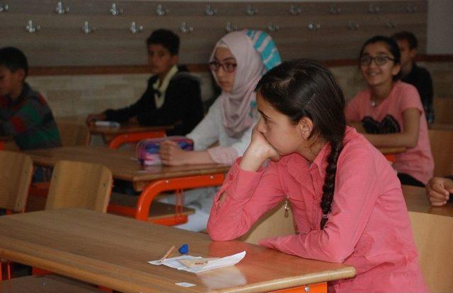 Tokat&rsquo;ta 11 Bin 749 &Ouml;ğrenci Bursluluk Sınavına Girdi 1