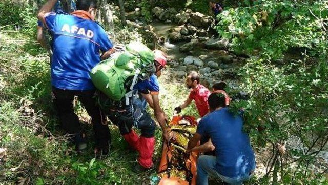 Doğa Yürüyüşünde Kayalıklardan Düştü, Bacağı Kırıldı