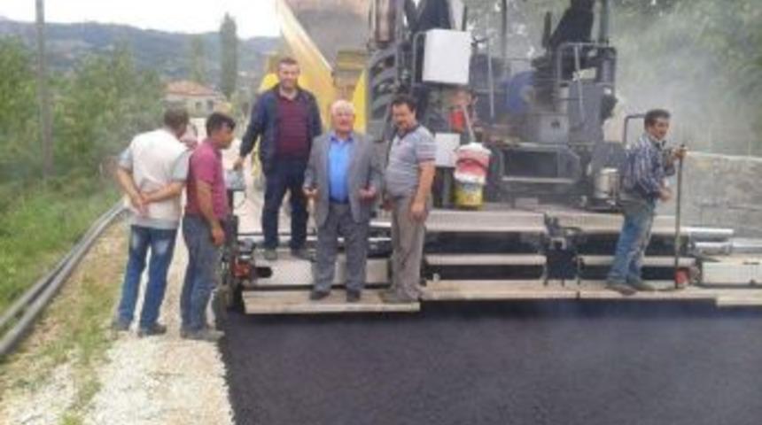 Şaphane&rsquo;de Sıcak Asfalt &Ccedil;alışması