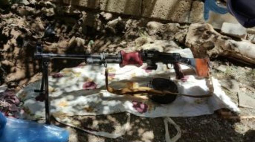 Hakkari&rsquo;de Toprağa G&ouml;m&uuml;l&uuml; Makineli Silah Ele Ge&ccedil;irildi