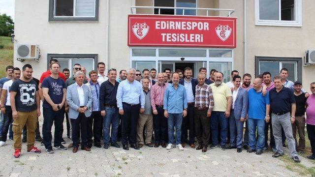 Edirnespor’da Başkan Savaş Üner Güven Tazeledi