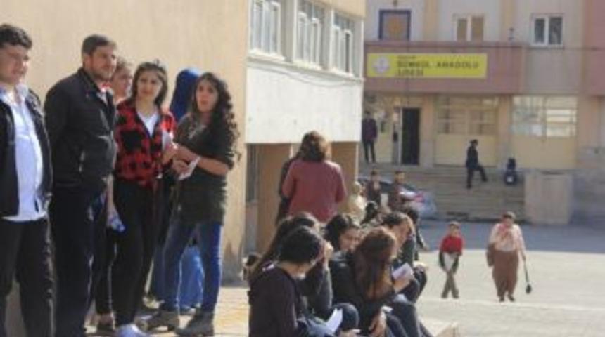 Hakkari&rsquo;de 2 Bin Kişi Lys Sınavına Girdi