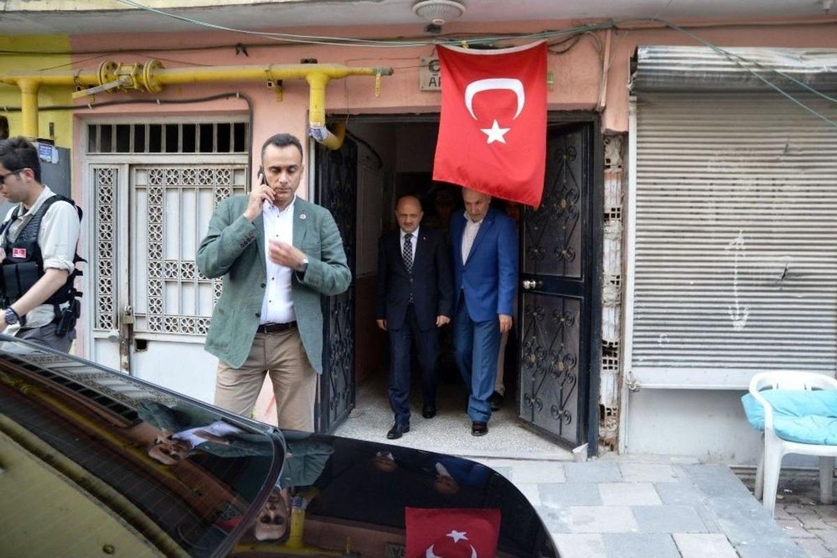 Bakan Işık Ve Kara Kuvvetleri Komutanından Şehit Yarbay Yakut&rsquo;un Ailesine Taziye Ziyareti