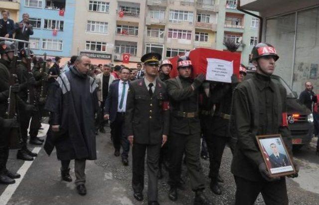 Şehit Uzman Onbaşı Zengin, Giresun&rsquo;Da Toprağa Verildi 1