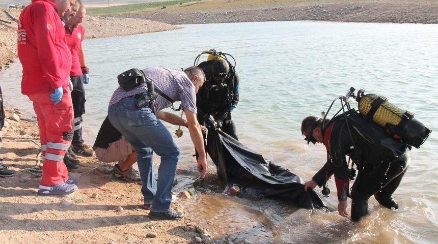 Trakt&ouml;r Baraja D&uuml;şt&uuml;, S&uuml;r&uuml;c&uuml; Hayatını Kaybetti
