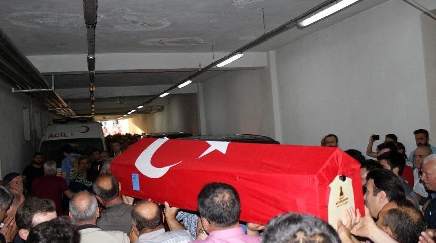Şehit &Ouml;ğretmen Ayb&uuml;ke Yal&ccedil;ın&rsquo;ın Cenazesi &Ccedil;orum&rsquo;a Getirildi