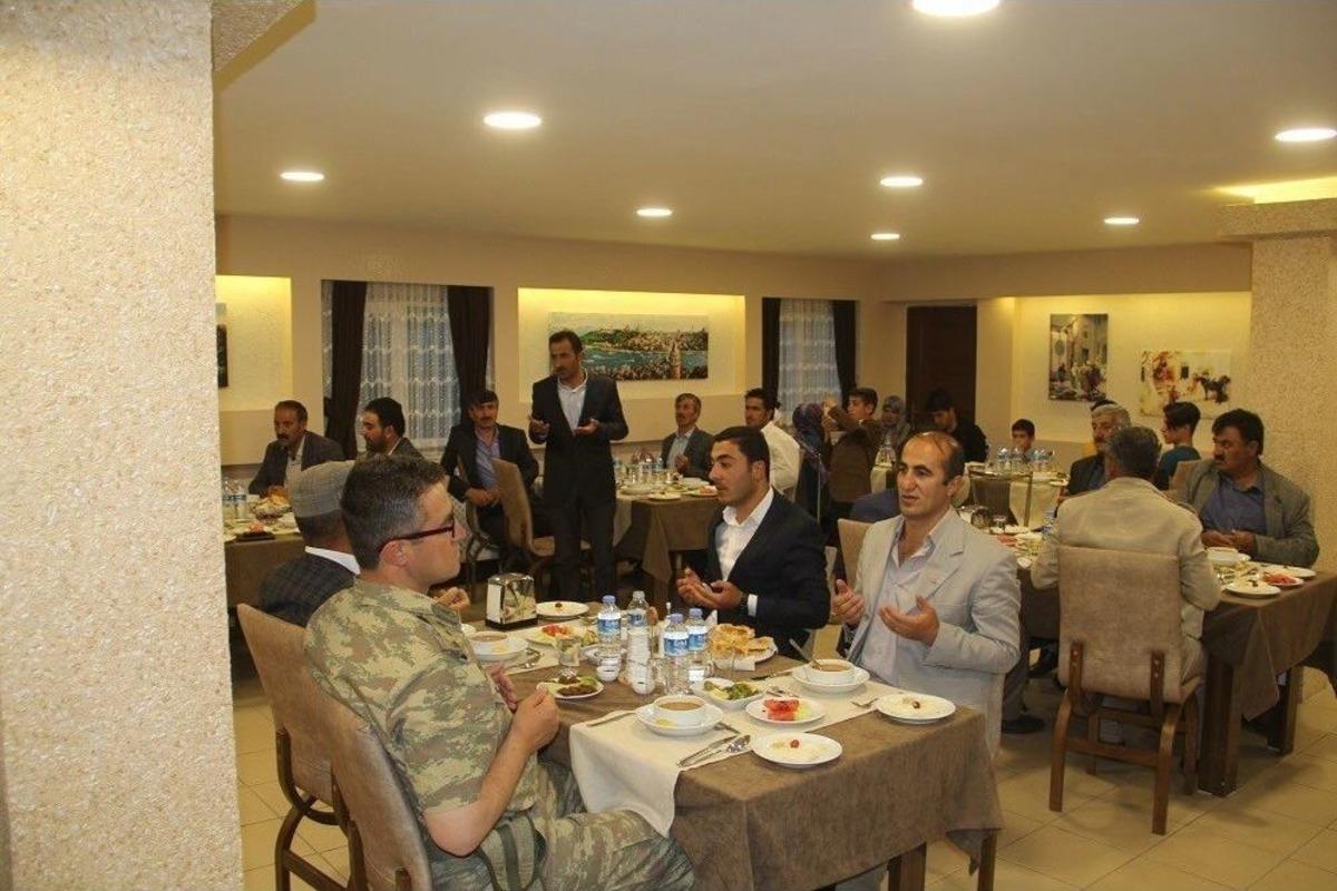 Başkale&rsquo;de Şehit Aileleri Ve Gaziler Onuruna İftar Yemeği Verildi