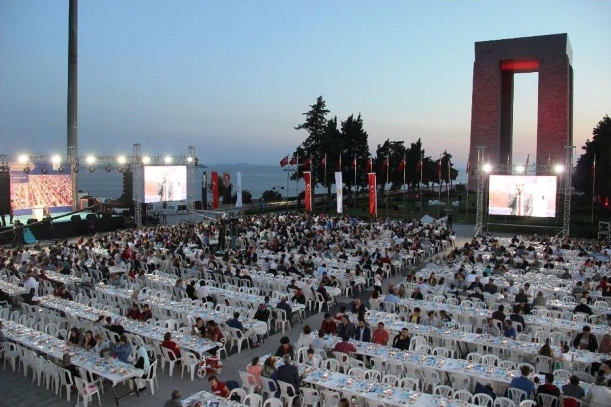 Ak Parti İstanbul İl Başkanlığından Şehitler Abidesi&rsquo;nde İftar