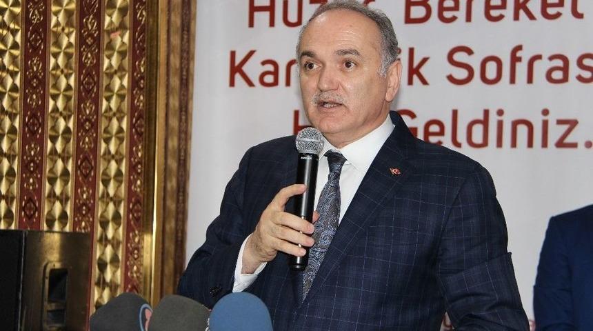Bakan &Ouml;zl&uuml;: &ldquo;savaşlar İslam Coğrafyasını Yetimler &Uuml;reten Bir Merkeze D&ouml;n&uuml;şt&uuml;rd&uuml;&rdquo;