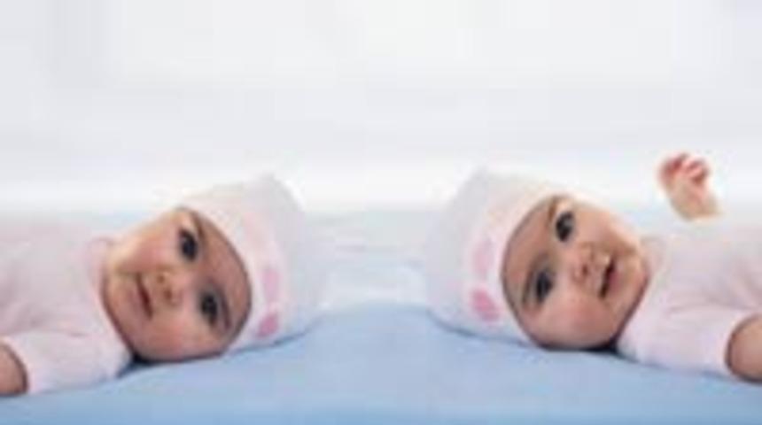 İkiz Bebek Aslında T&uuml;p Bebek Hatası mı?