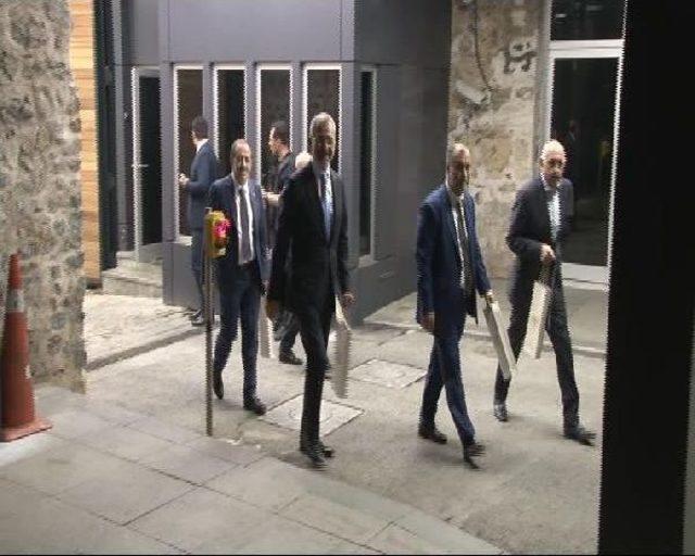 Başbakanın Iftarına Katılan Iş Adamları Basına A&ccedil;ıklamada Bulundu 3