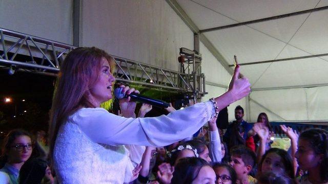 Tuğba &Ouml;zay&rsquo;dan Deniz Seki Değerlendirmesi: &ldquo;d&uuml;nyanın Her Yerinde Bu Bir Konu Olurdu&rdquo; 1