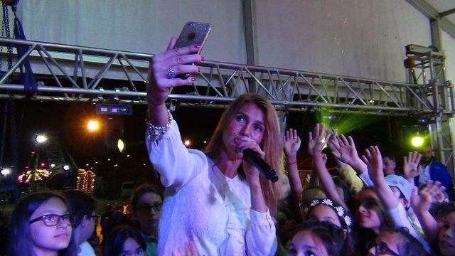 Tuğba &Ouml;zay&rsquo;dan Deniz Seki Değerlendirmesi: &ldquo;d&uuml;nyanın Her Yerinde Bu Bir Konu Olurdu&rdquo; 2