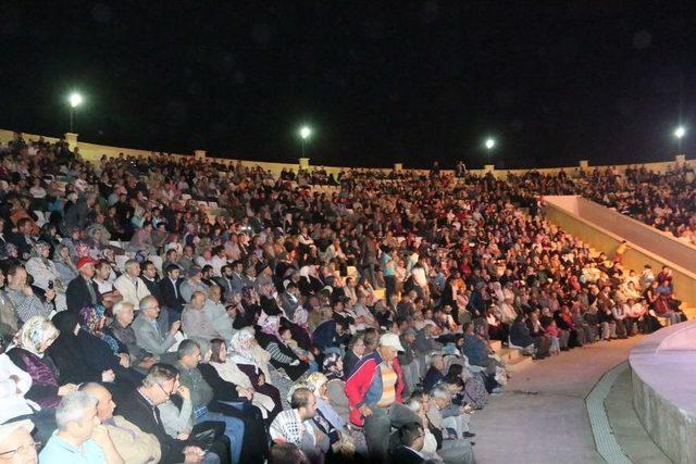 Akhisarlılar Kur&rsquo;an-ı Kerim Gecesine Akın Etti 2