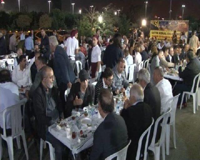 Kılı&ccedil;daroğlu Atat&uuml;rk Havalimanı Taksicileriyle Sahur Yaptı 3