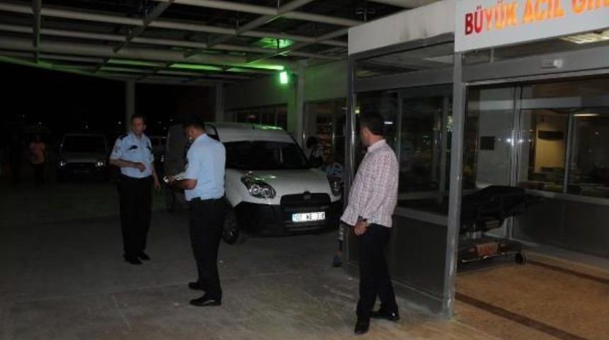 Telefona Bakmadığı I&ccedil;in Kendisiyle Tartışan Eşine Kızdı, Bı&ccedil;ağı Karnına Sapladı