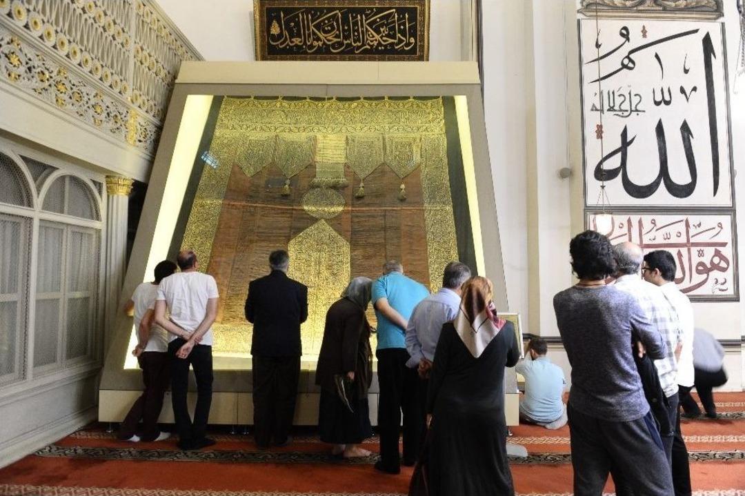 (&ouml;zel Haber) 500 Yıllık Kabe-i Şerif &Ouml;rt&uuml;s&uuml; B&uuml;y&uuml;k İlgi G&ouml;r&uuml;yor