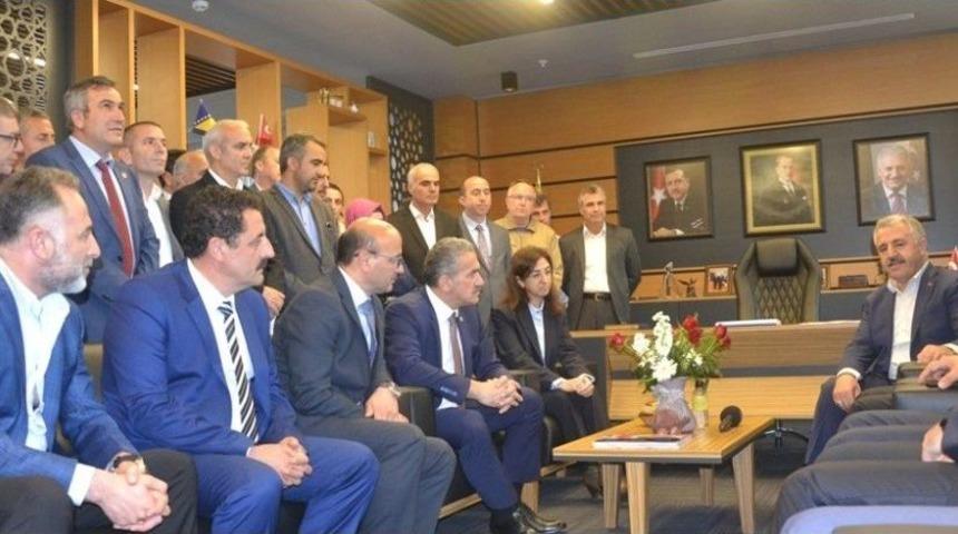 Bakan Arslan&rsquo;dan Altınova Belediyesi&rsquo;ne Ziyaret