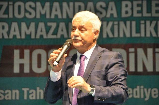 Nihat Hatipoğlu, Gaziosmanpaşa’da Ramazan Söyleşisine Katıldı