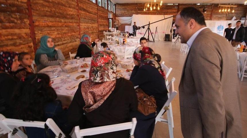 &Ouml;zaltun, Kardeşlik İftarında Yetim &Ccedil;ocuklarla Buluştu